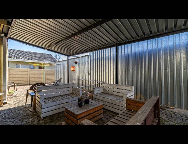 5 BEDROOM HOUSE FOR SALE IN POMONA